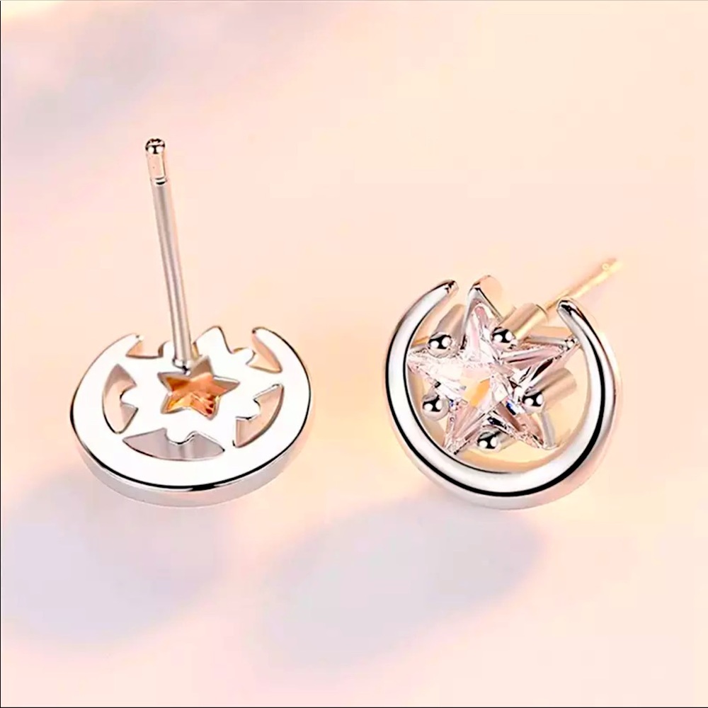 Sterling Silver 925 Star ⭐️ Stud Earrings - Picture 2 of 3